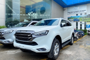 ISUZU MUX 7 CHỖ SỐ SÀN